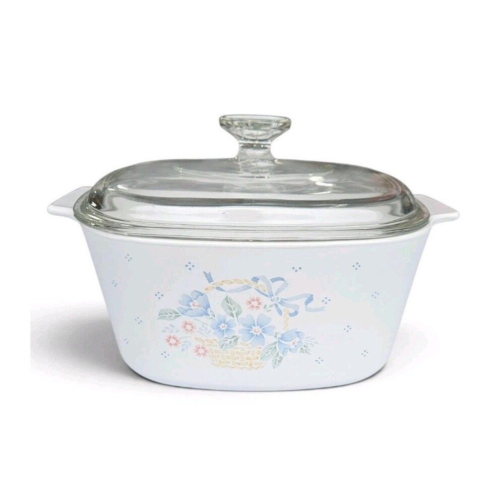 Pyrex Country Cornflower Casserole Dish with Lid Vintage 3 Liter White Blue